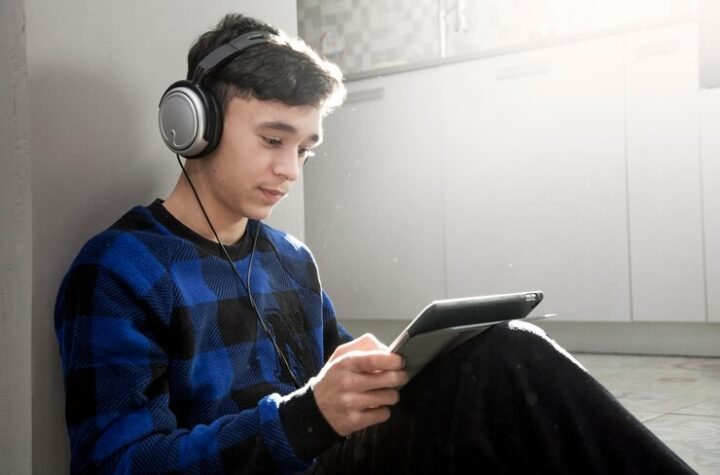 Noise Cancelling Headphones