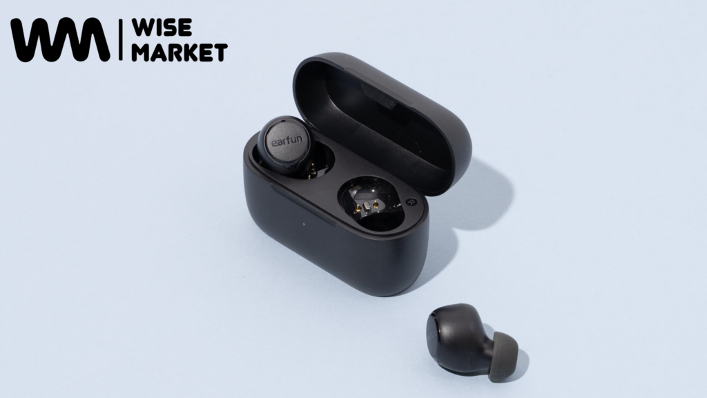 wireless earbuds