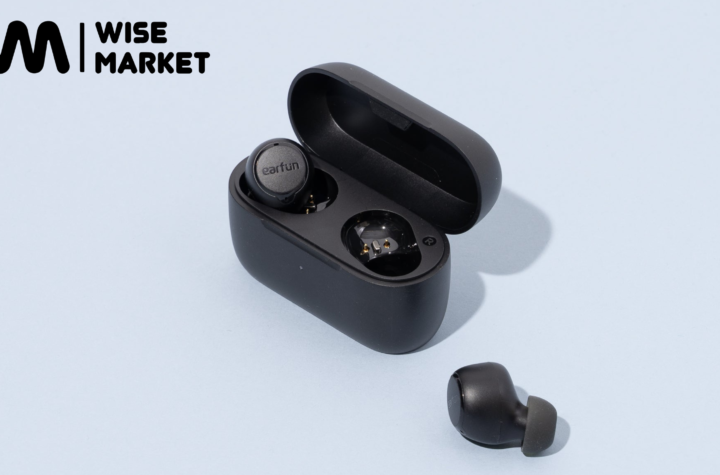 wireless earbuds